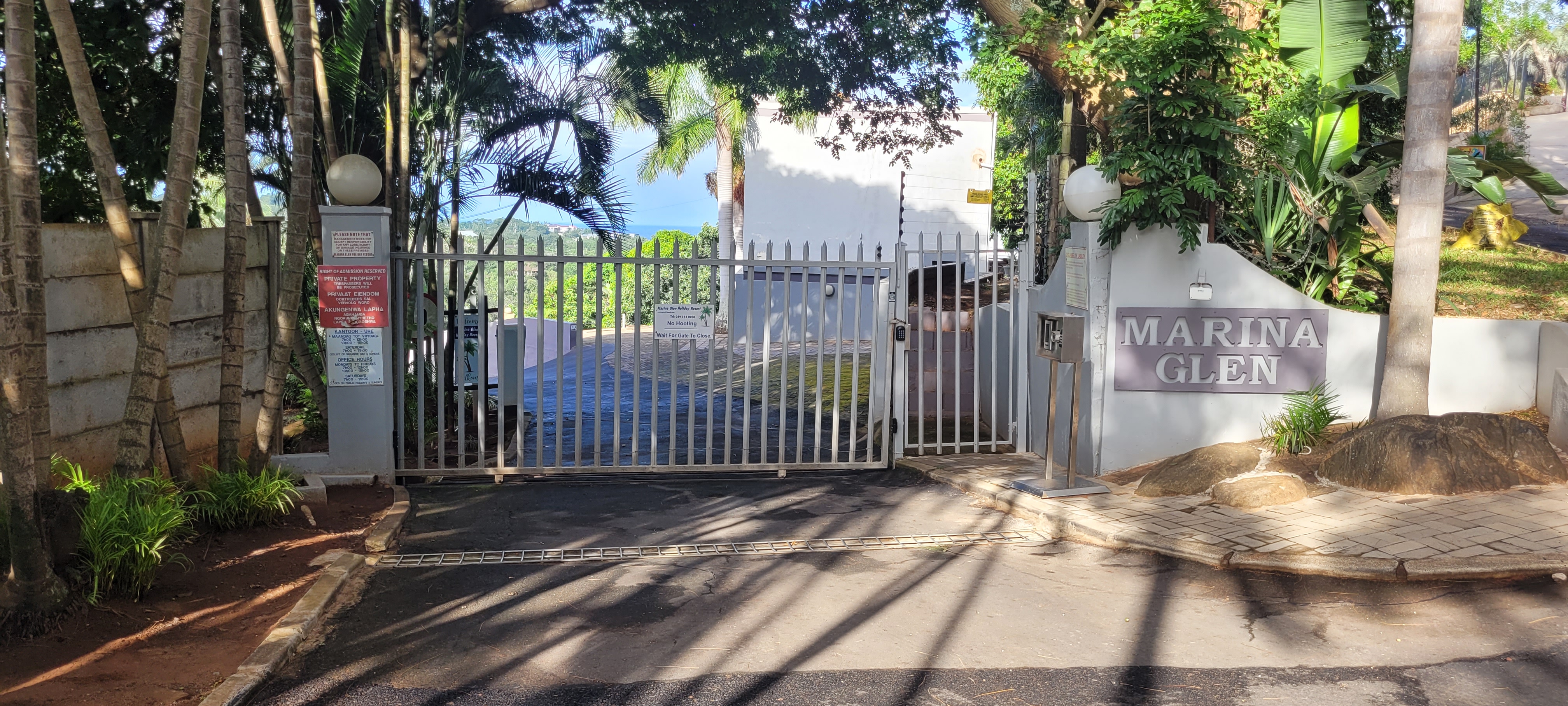 Self-catering accommodation at Marina Glen Holiday Resort in Marina Beach